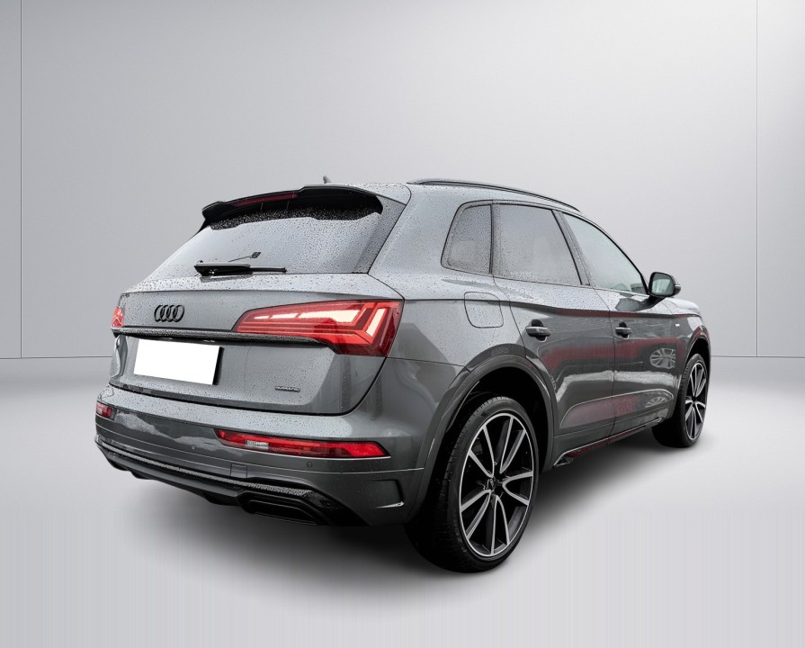 Audi Q5 55 TFSIe quattro S tronic (2)