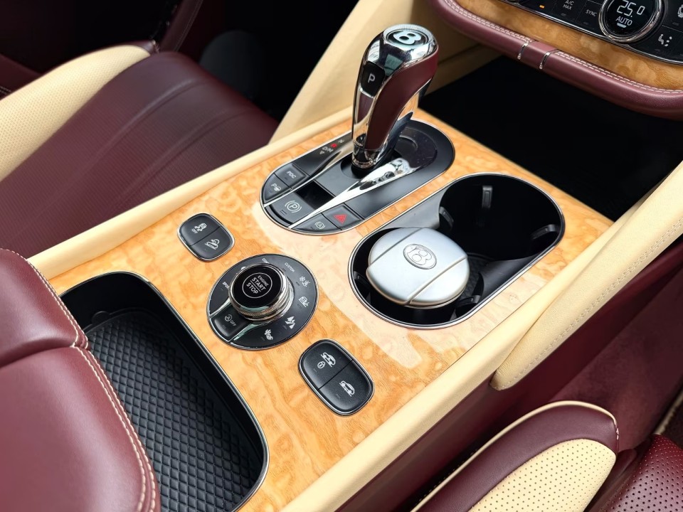 Bentley Bentayga S V8 - foto 18