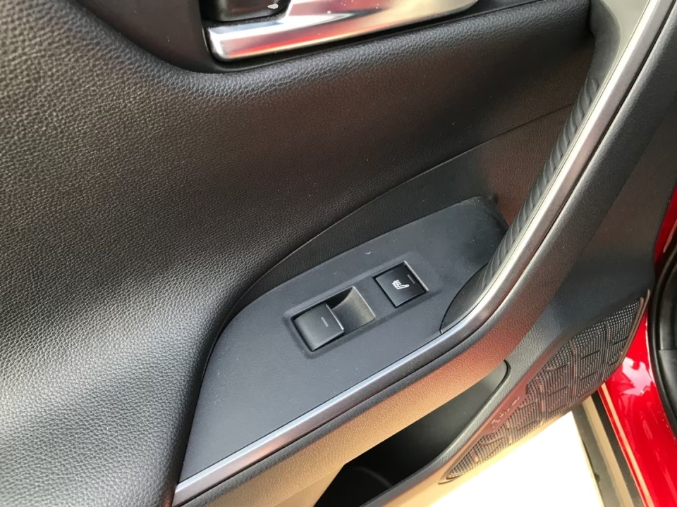 Toyota RAV4 - foto 25