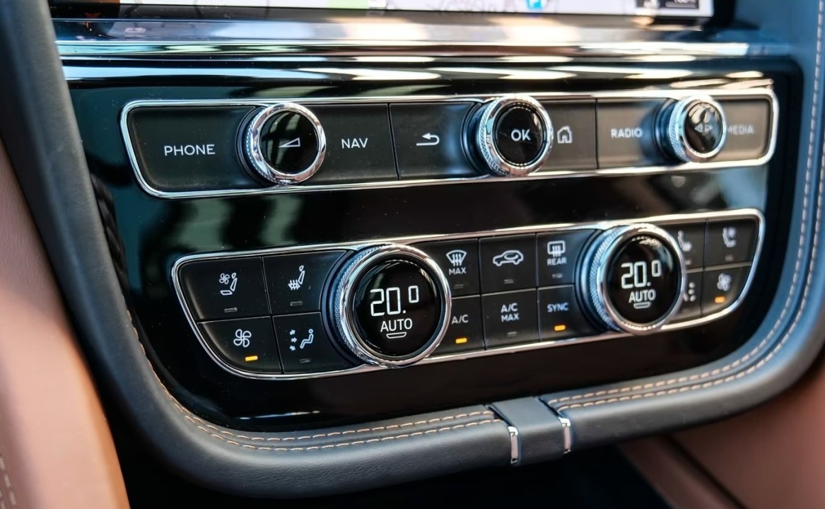 Bentley Bentayga V8 Azure - foto 14
