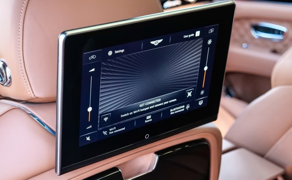 Bentley Bentayga V8 Azure - foto 17