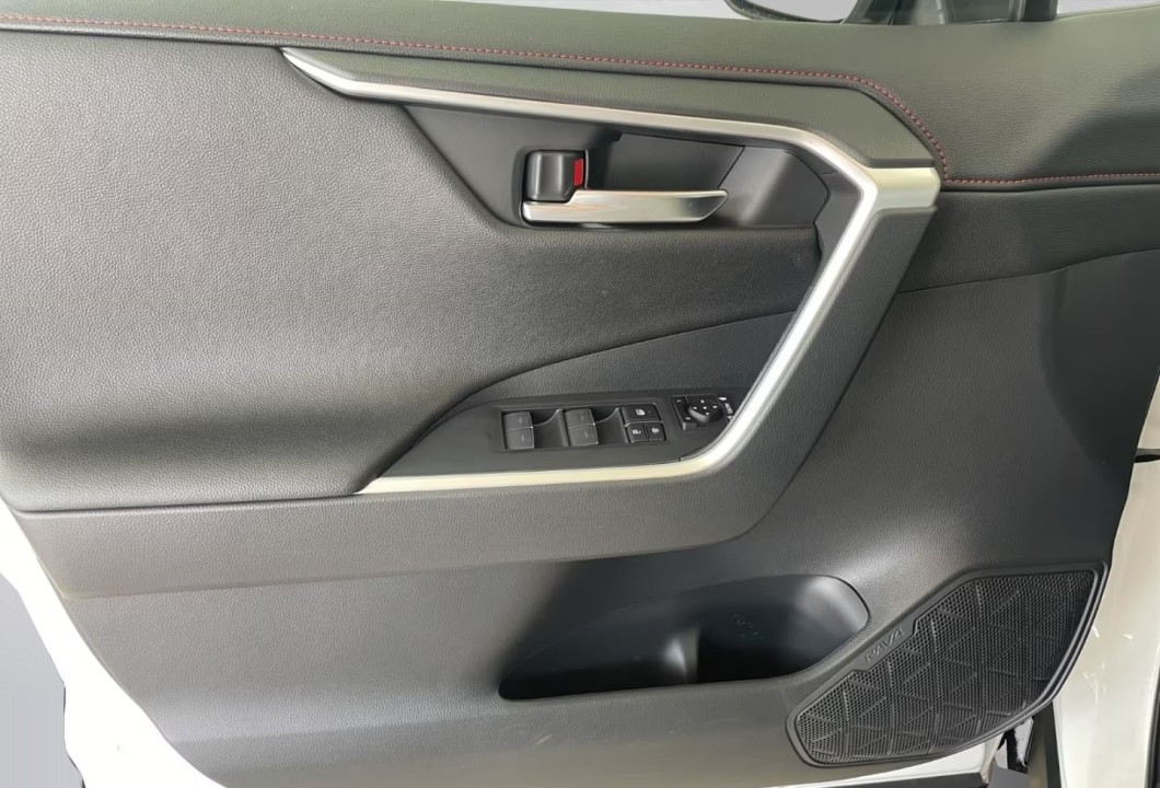 Toyota RAV4 - foto 12