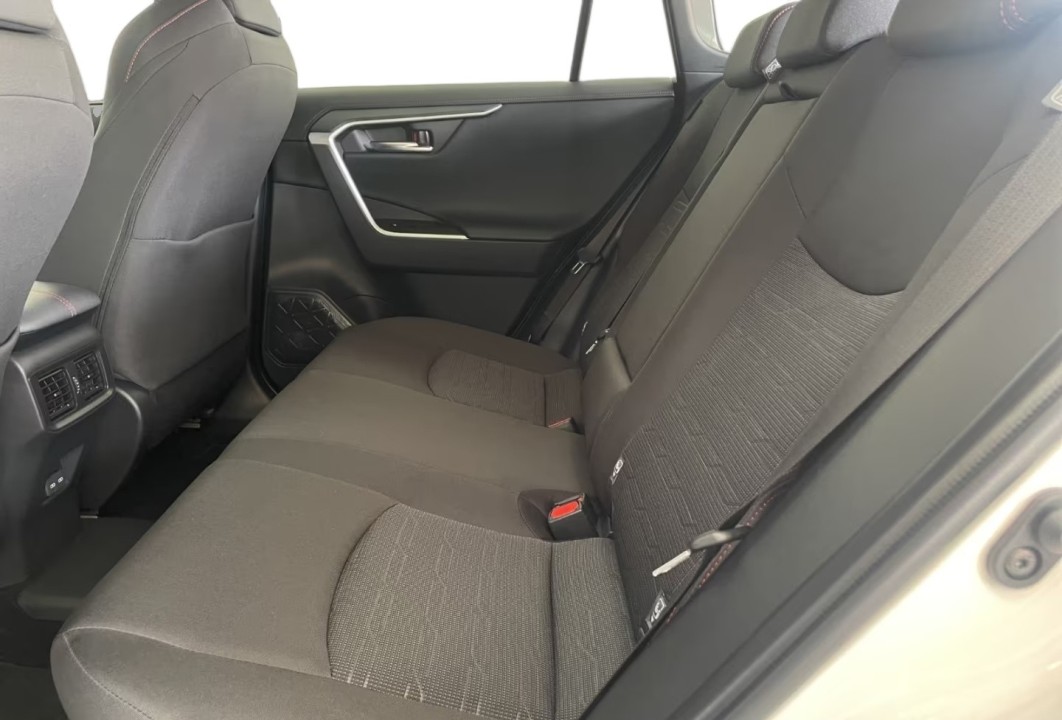 Toyota RAV4 - foto 8