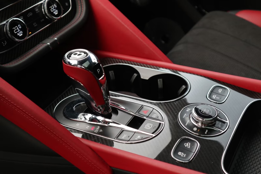 Bentley Bentayga S V8 - foto 17