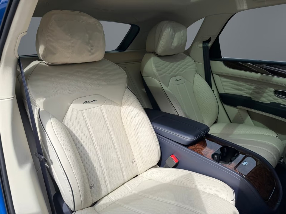 Bentley Bentayga Azure - foto 17