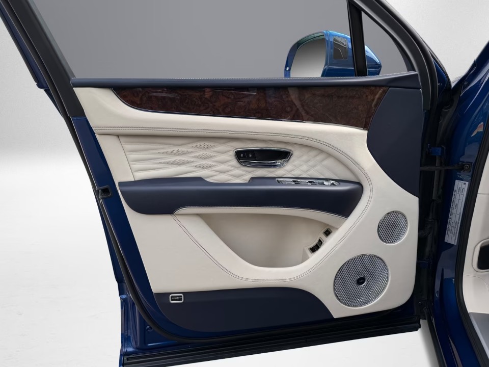 Bentley Bentayga Azure - foto 23