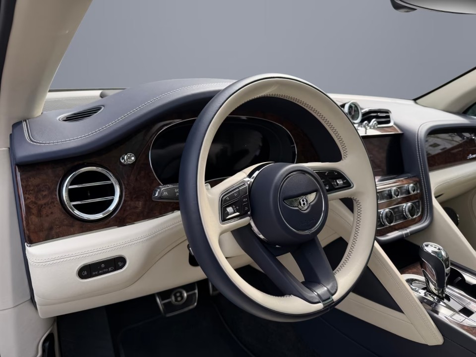 Bentley Bentayga Azure - foto 9
