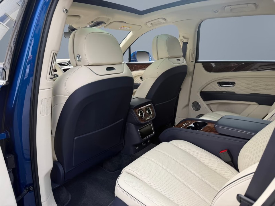 Bentley Bentayga Azure - foto 22