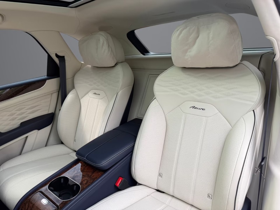 Bentley Bentayga Azure - foto 18