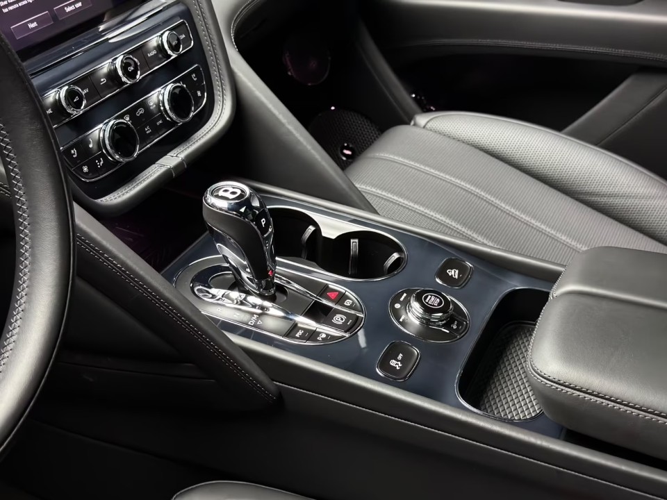 Bentley Bentayga - foto 17
