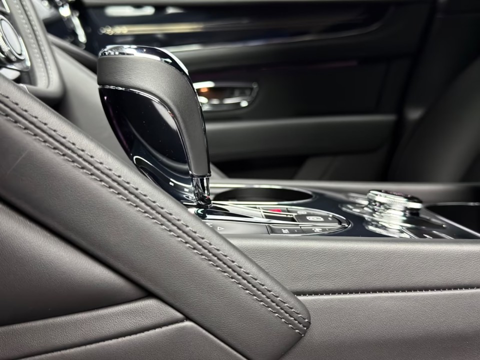 Bentley Bentayga - foto 18