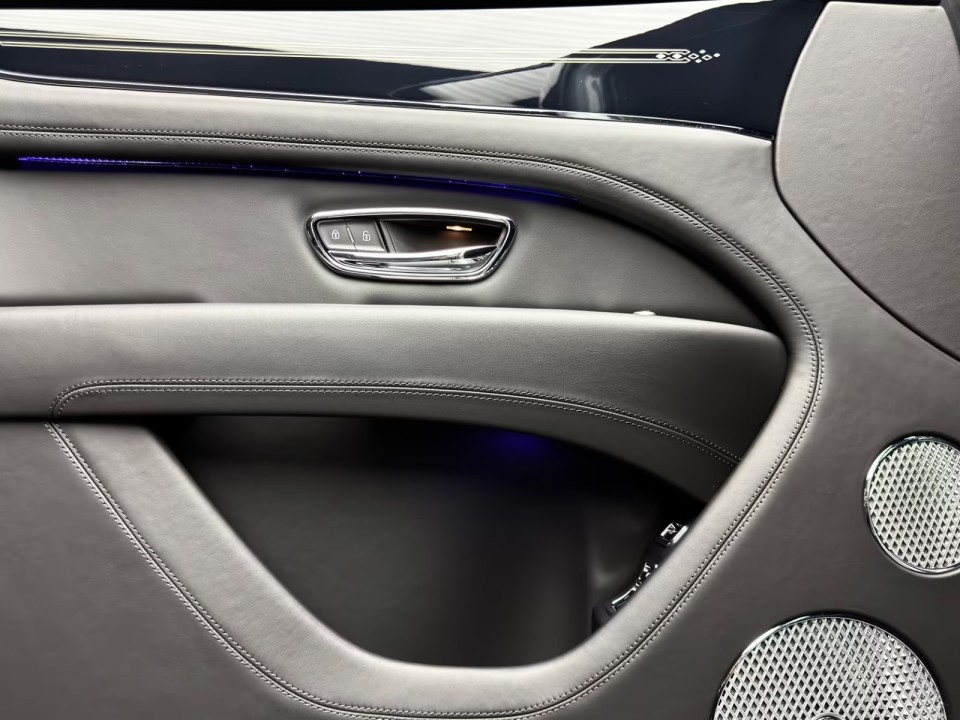Bentley Bentayga - foto 33