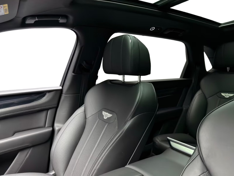 Bentley Bentayga - foto 26