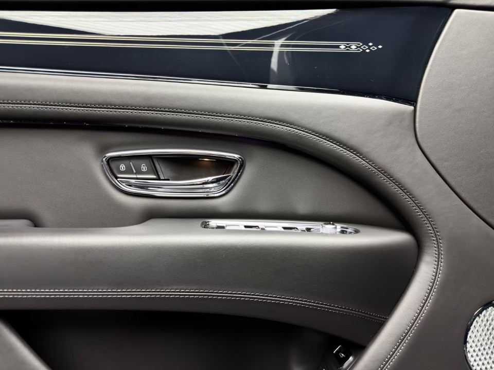 Bentley Bentayga - foto 32