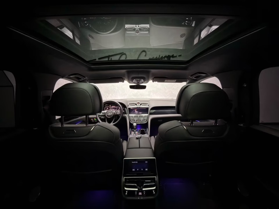 Bentley Bentayga - foto 31
