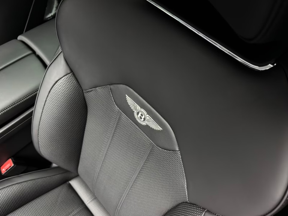 Bentley Bentayga - foto 27