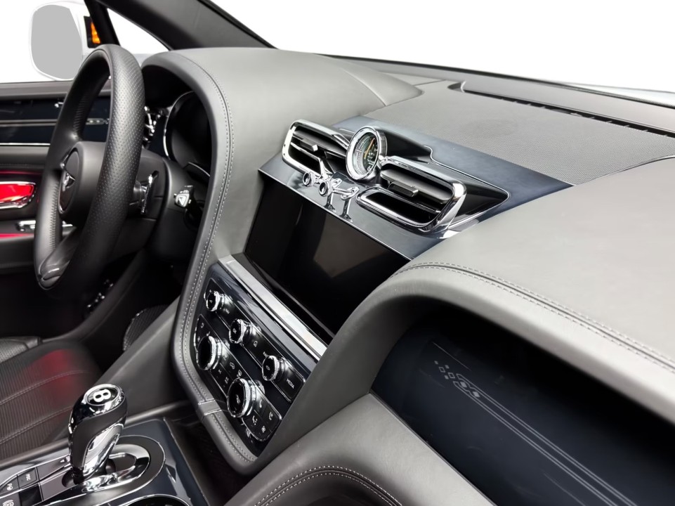Bentley Bentayga - foto 13