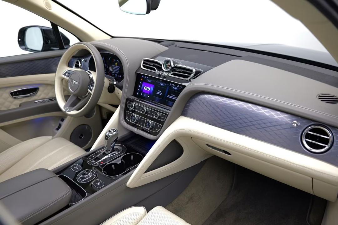 Bentley Bentayga V6 Hybrid - foto 12