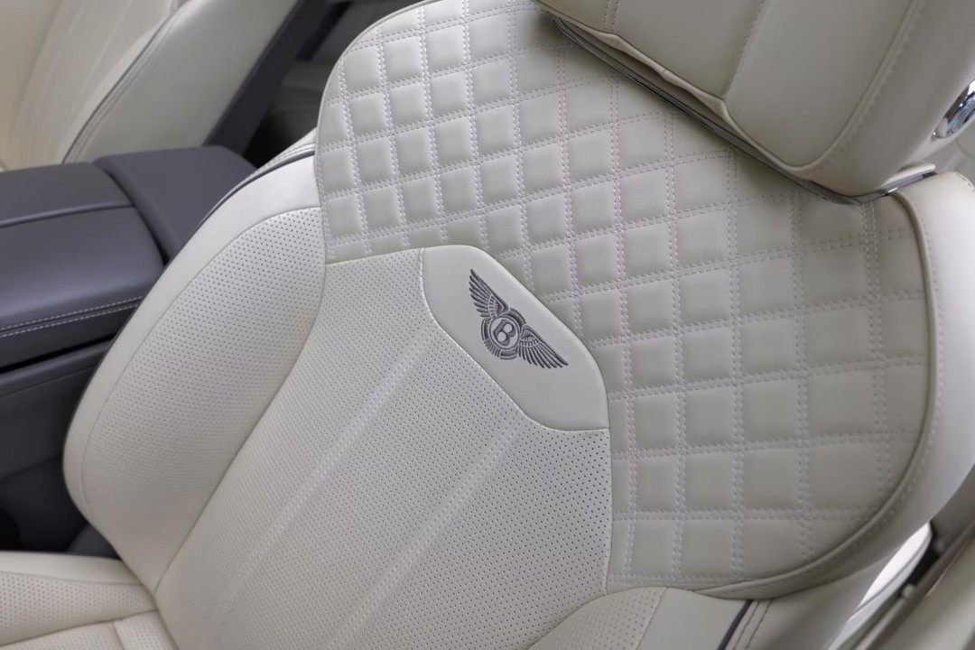 Bentley Bentayga V6 Hybrid - foto 21