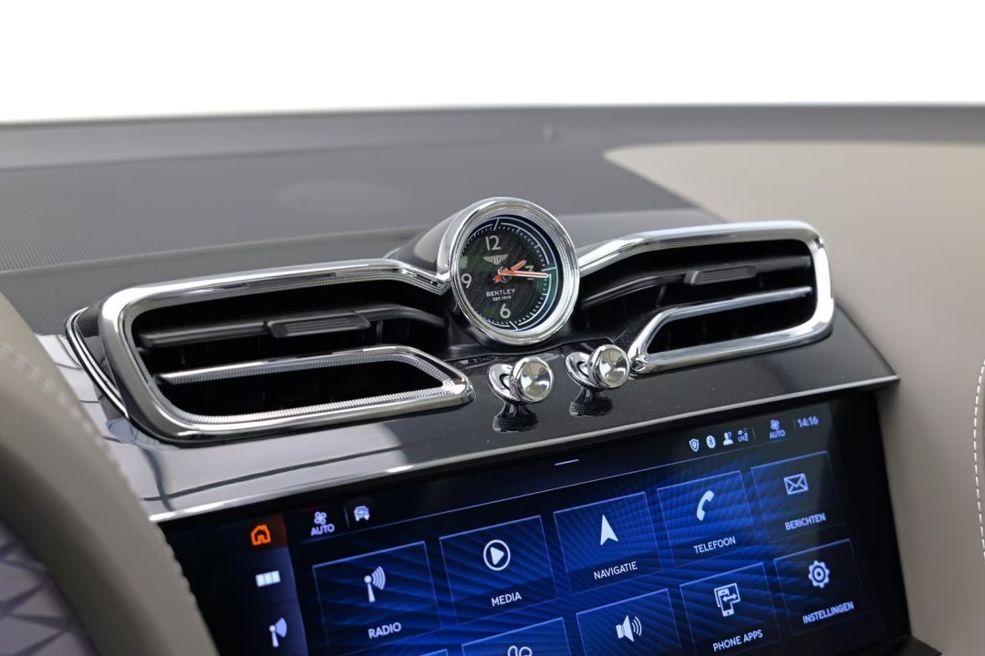 Bentley Bentayga V6 Hybrid - foto 22