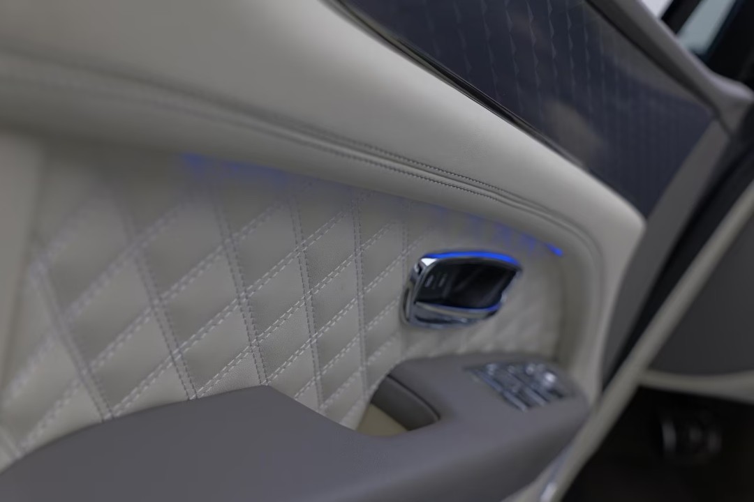 Bentley Bentayga V6 Hybrid - foto 16