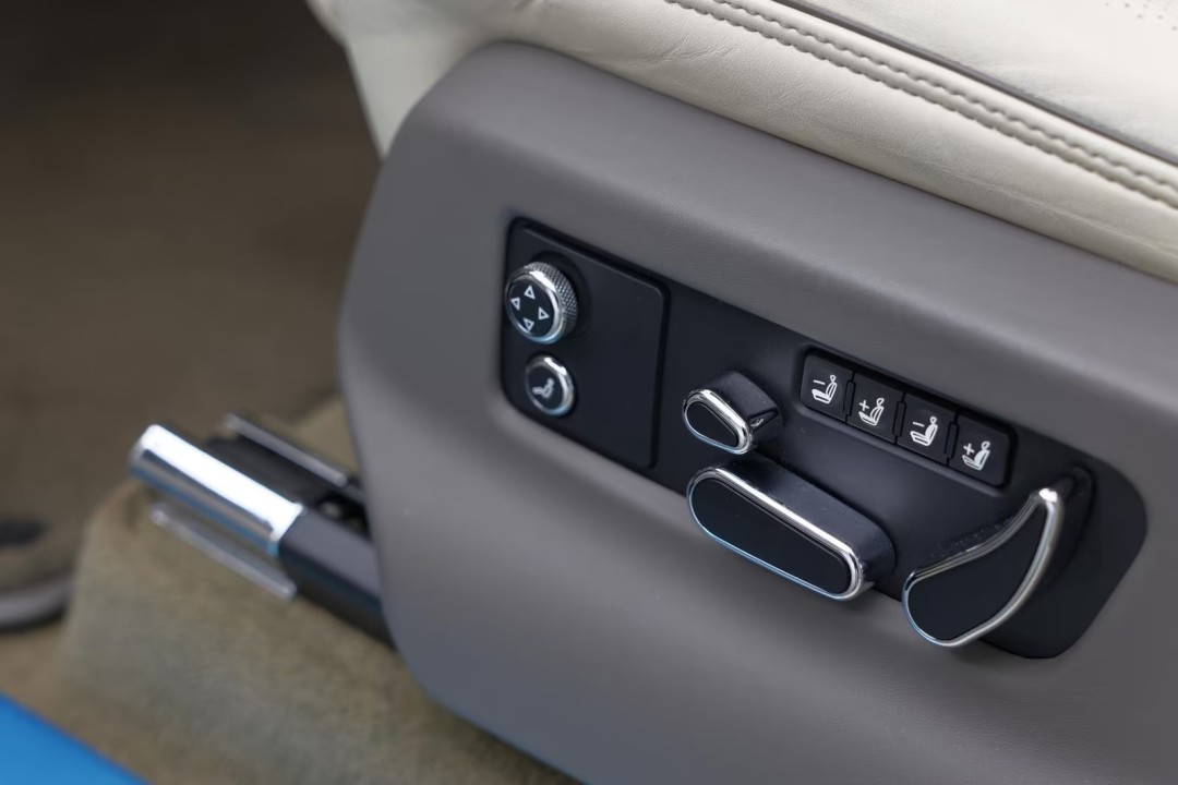 Bentley Bentayga V6 Hybrid - foto 36