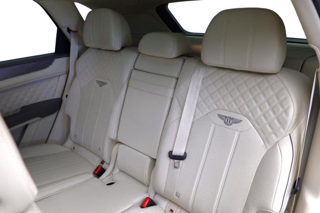 Bentley Bentayga V6 Hybrid - foto 11