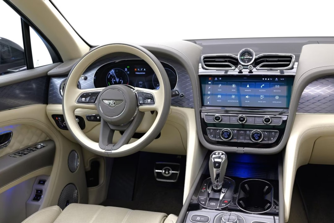 Bentley Bentayga V6 Hybrid - foto 14