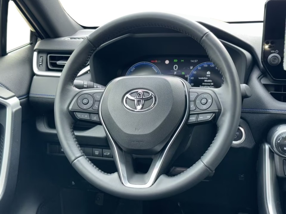 Toyota RAV4 - foto 12