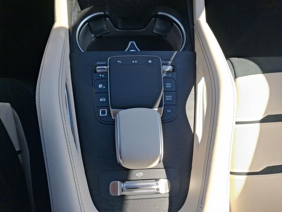 Mercedes-Benz GLE 53 - foto 16