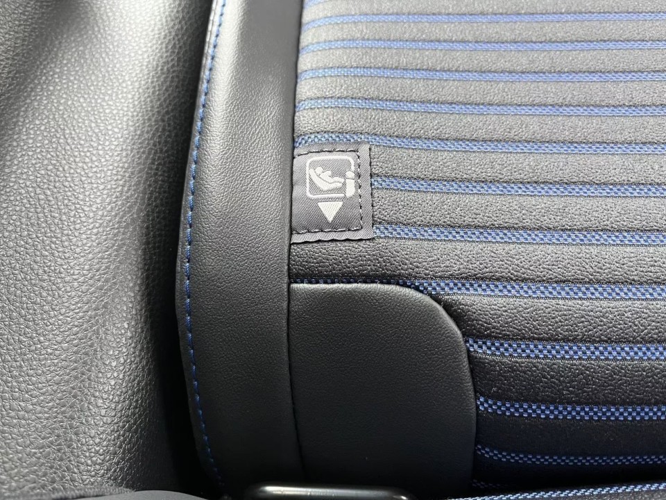 Toyota RAV4 - foto 18