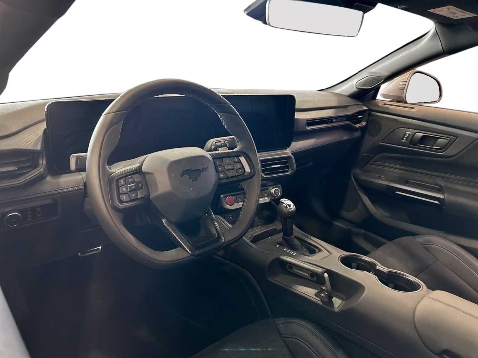Ford Mustang Coupe - foto 6