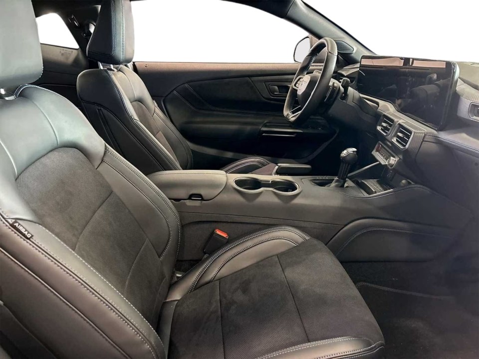 Ford Mustang Coupe - foto 8