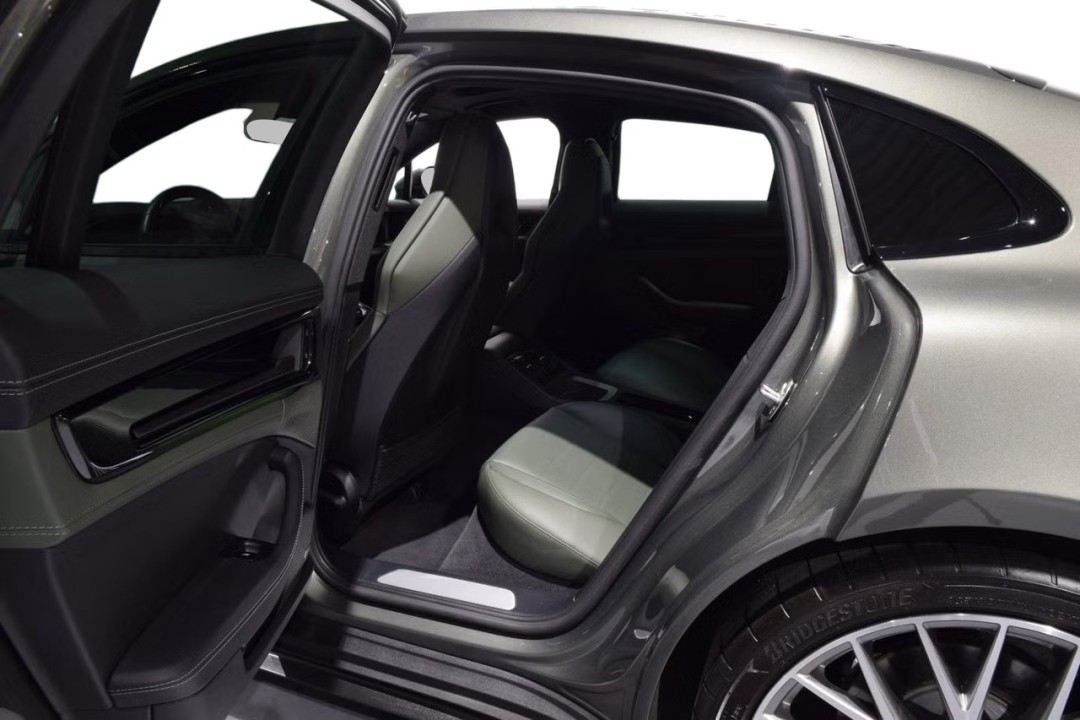 Porsche Panamera 4 - foto 10