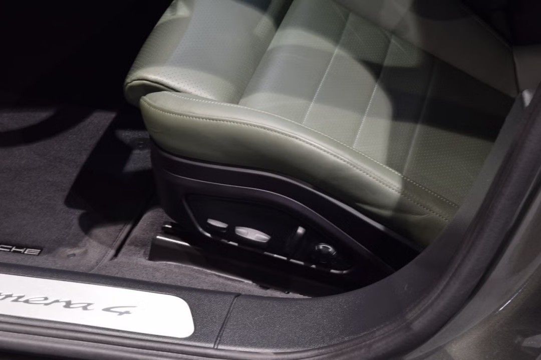 Porsche Panamera 4 - foto 12