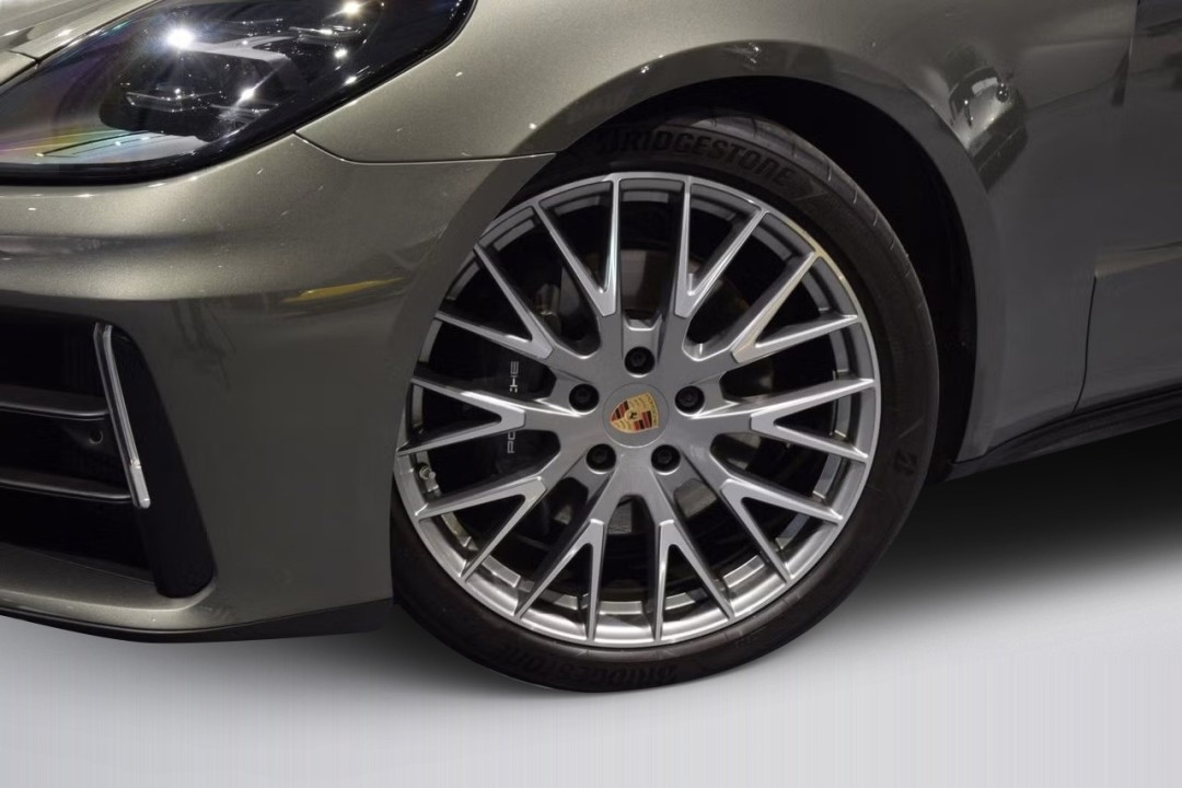 Porsche Panamera 4 - foto 18