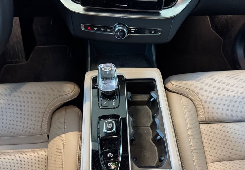 Volvo XC 90 T8 AWD Ultra Dark - foto 9