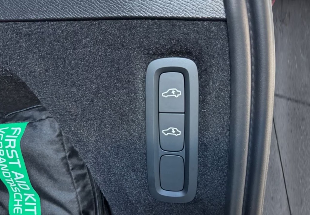 Volvo XC 90 T8 AWD Ultra Dark - foto 16