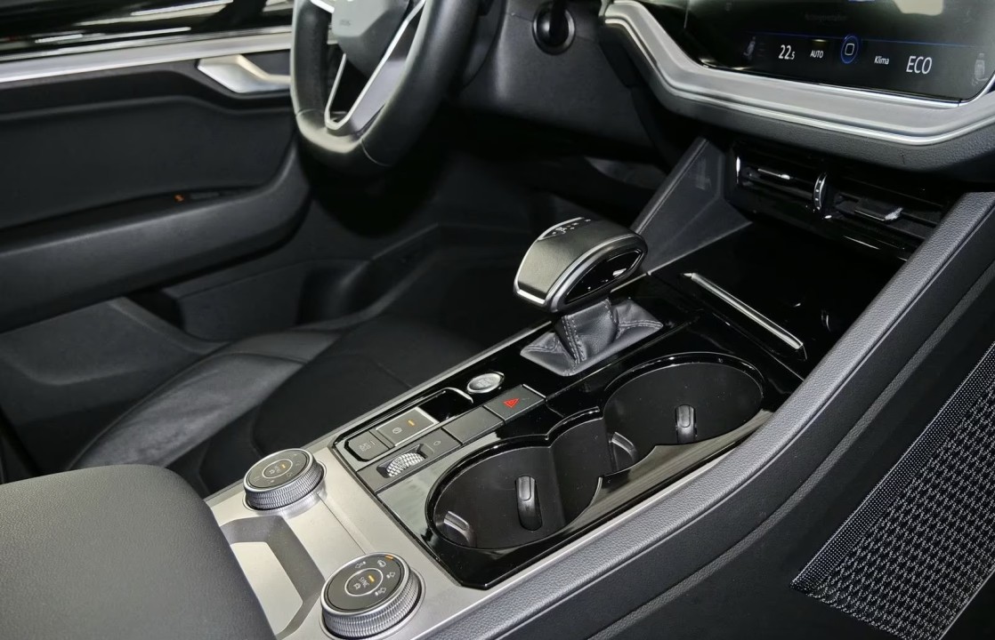 Volkswagen Touareg 3.0 TDI R-Line 4Motion - foto 11
