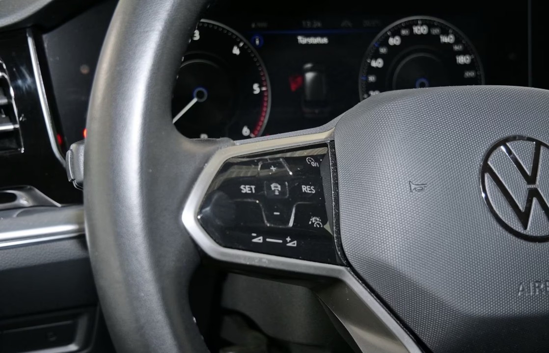 Volkswagen Touareg 3.0 TDI R-Line 4Motion - foto 12