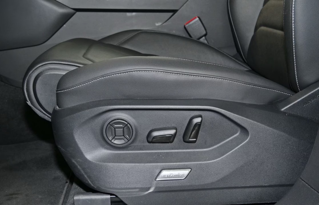 Volkswagen Touareg 3.0 TDI R-Line 4Motion - foto 13