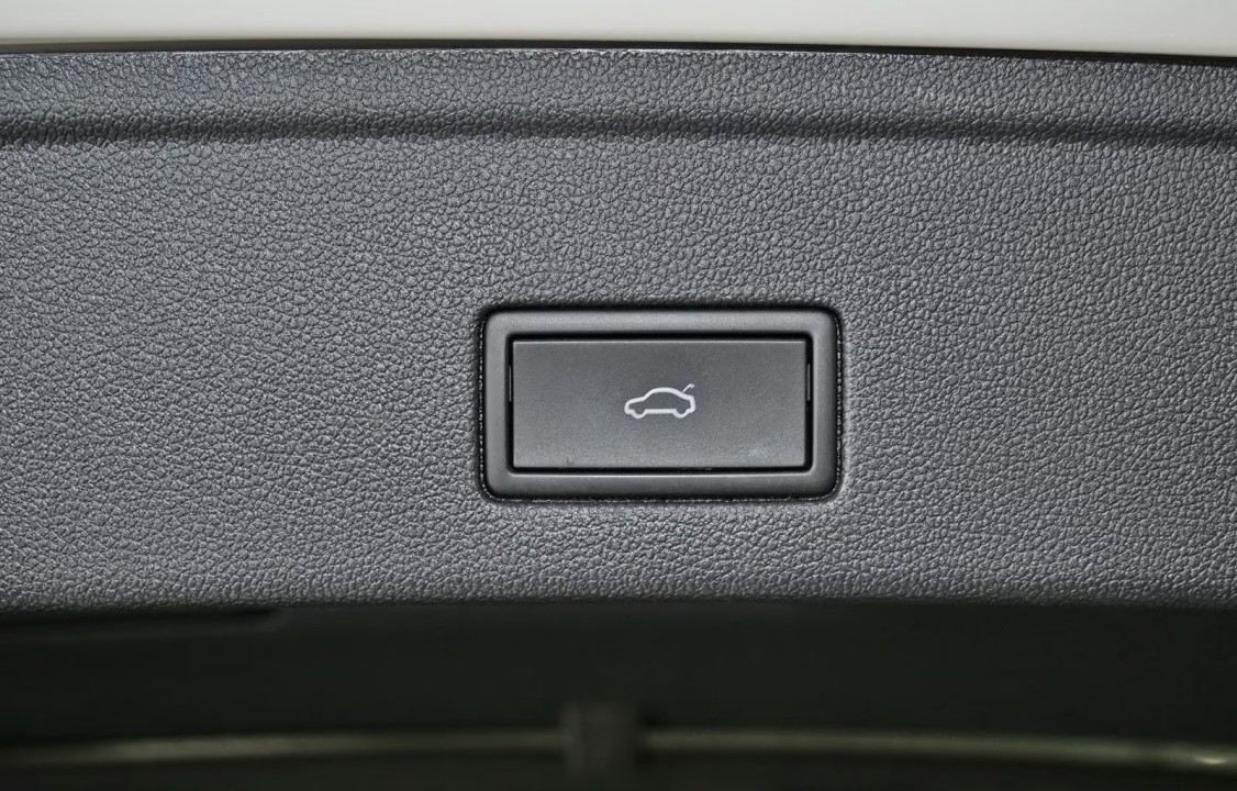 Volkswagen Touareg 3.0 TDI R-Line 4Motion - foto 16