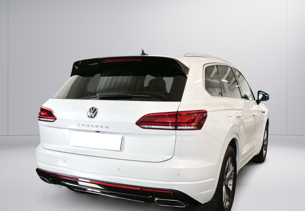 Volkswagen Touareg 3.0 TDI R-Line 4Motion (2)