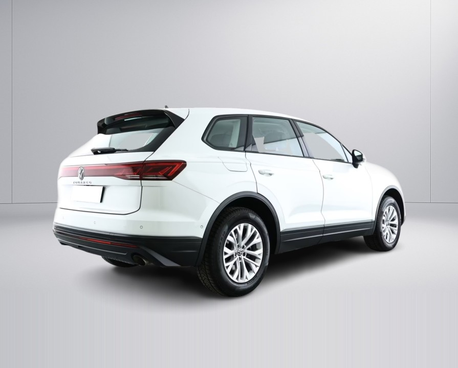 Volkswagen Touareg 3.0 TDI 4Motion (2)