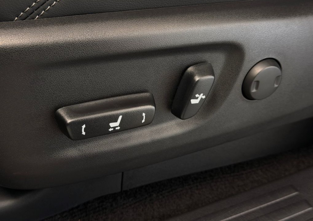 Toyota Land Cruiser Invincible - foto 13