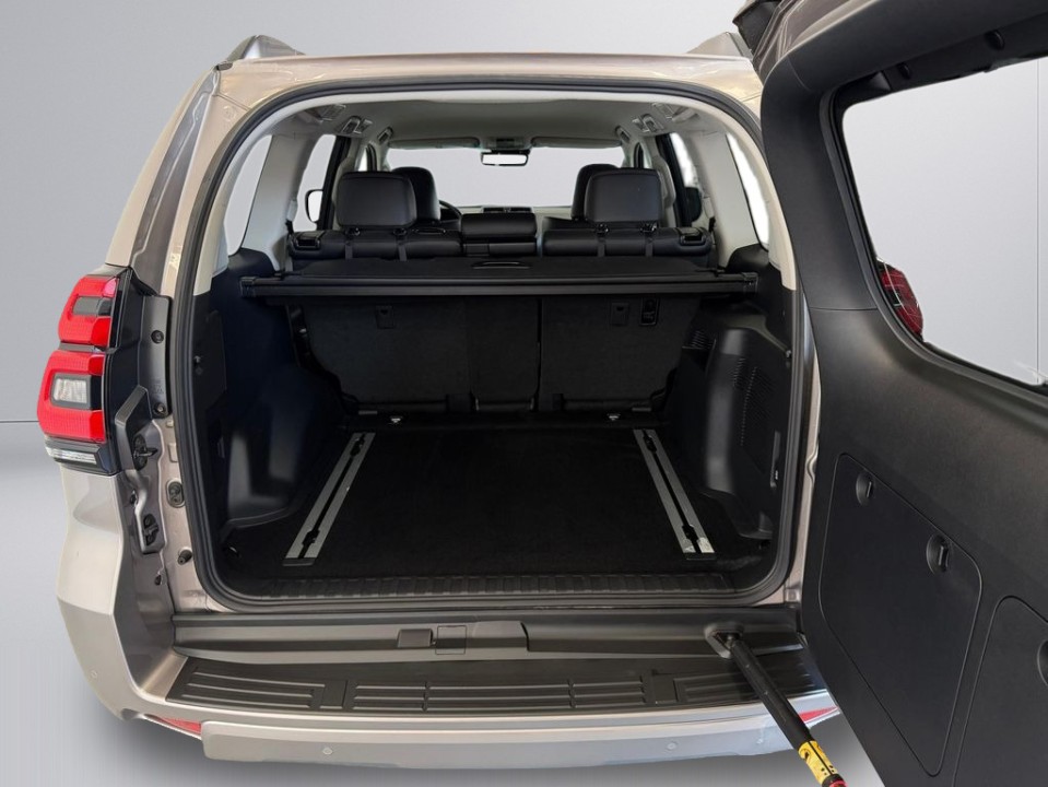 Toyota Land Cruiser Invincible - foto 25