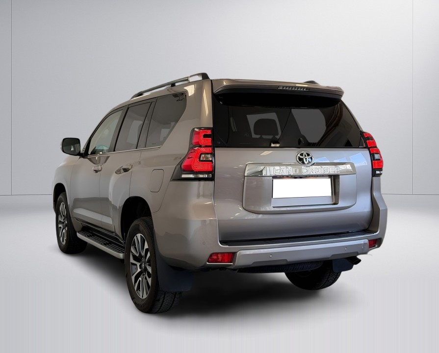 Toyota Land Cruiser Invincible (3)