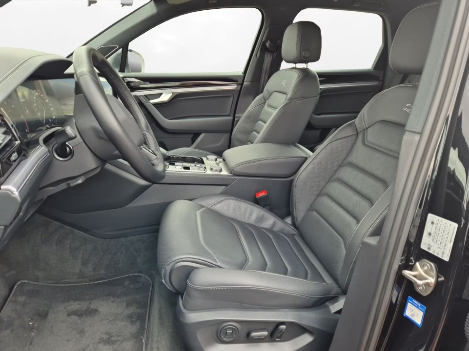Volkswagen Touareg V6 TDI R-Line - foto 8