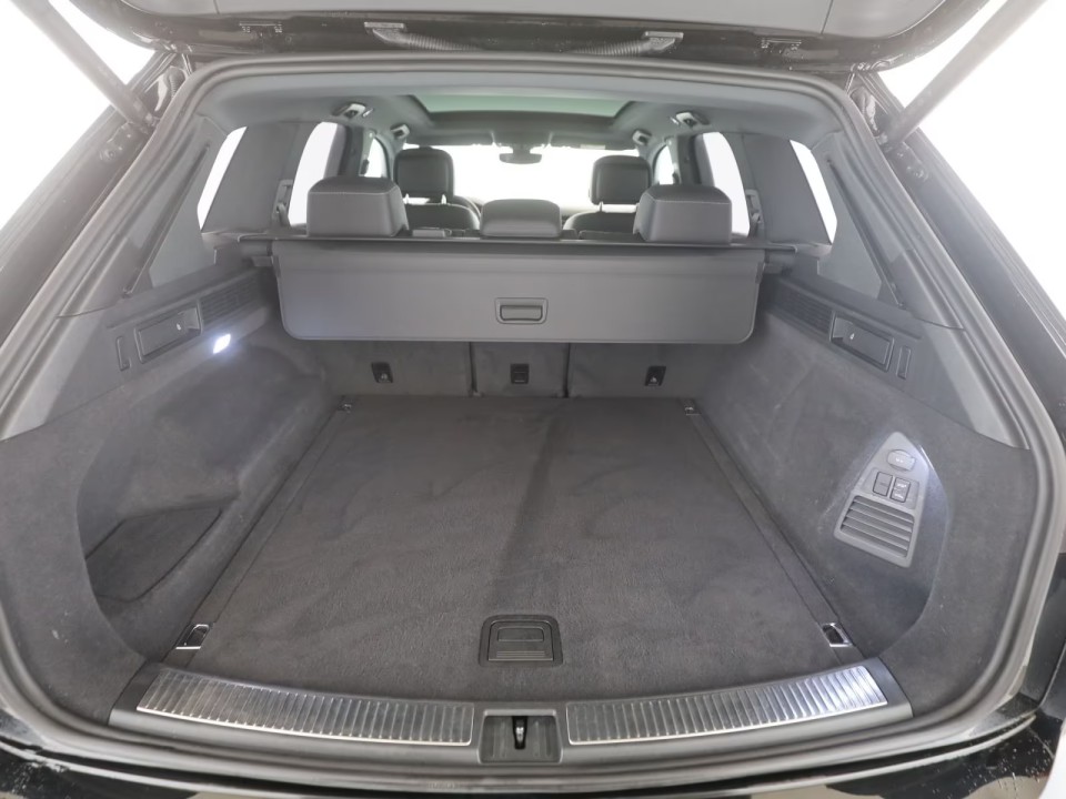 Volkswagen Touareg - foto 18