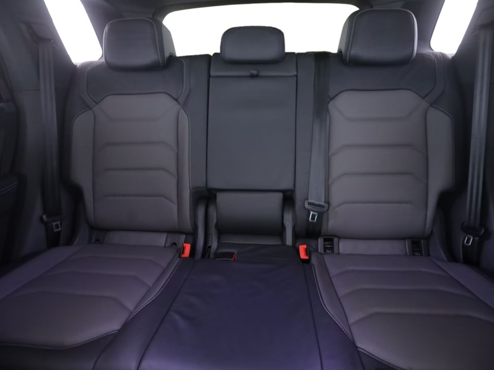 Volkswagen Touareg - foto 11